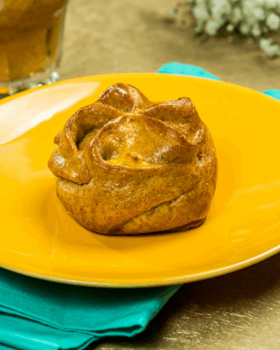 Saltenha Integral Escarola com queijo